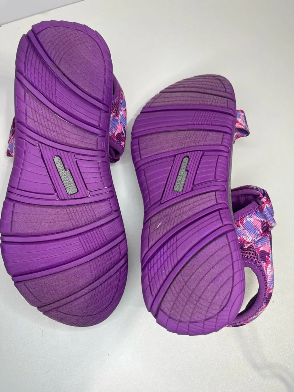 Merrell Girls Size 3 Purple Pink Patterned Kahuna Web Strap Sandals